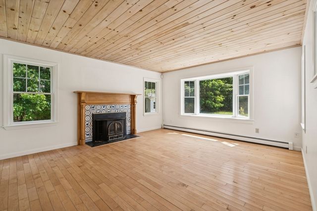 23 Crystal Spring Road, Mattapoisett, MA 02739