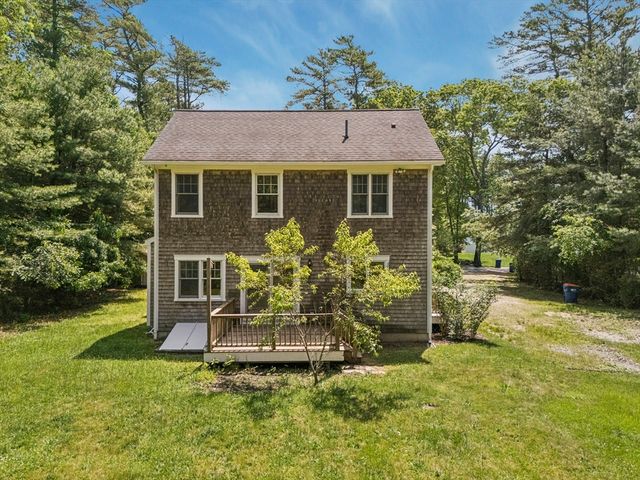 23 Crystal Spring Road, Mattapoisett, MA 02739