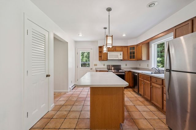 23 Crystal Spring Road, Mattapoisett, MA 02739