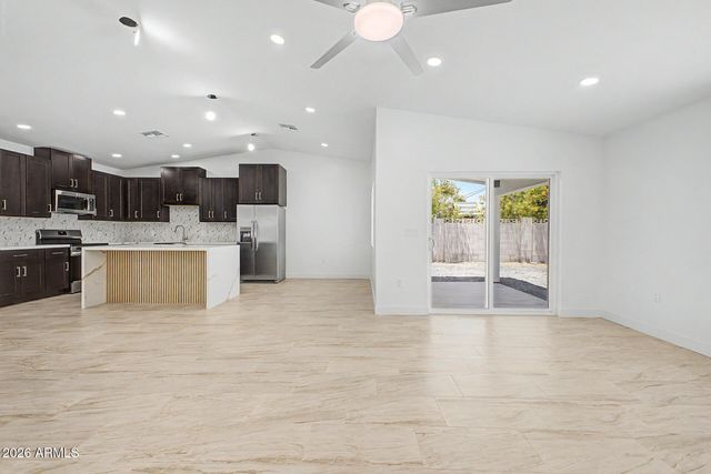 3010 W COUNTRY GABLES Drive, Phoenix, AZ 85053