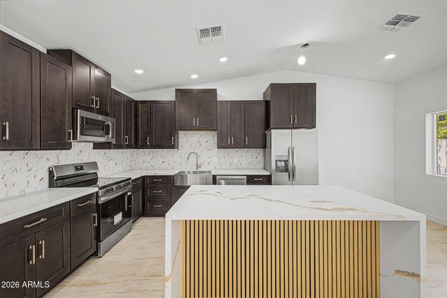 3010 W COUNTRY GABLES Drive, Phoenix, AZ 85053