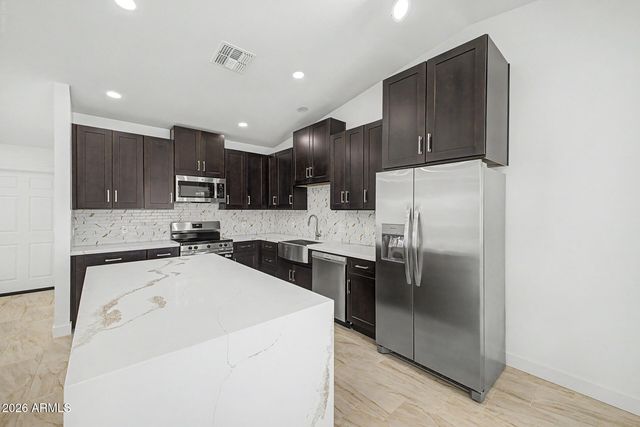 3010 W COUNTRY GABLES Drive, Phoenix, AZ 85053