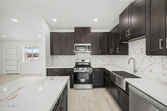 3010 W COUNTRY GABLES Drive, Phoenix, AZ 85053