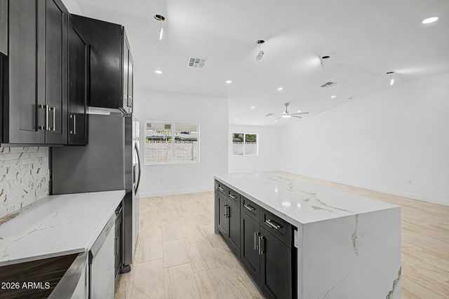 3010 W COUNTRY GABLES Drive, Phoenix, AZ 85053