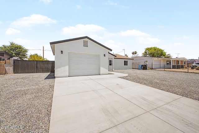 3010 W COUNTRY GABLES Drive, Phoenix, AZ 85053