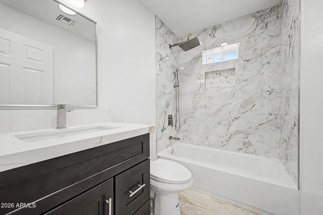 3010 W COUNTRY GABLES Drive, Phoenix, AZ 85053