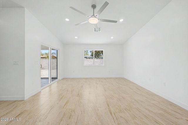 3010 W COUNTRY GABLES Drive, Phoenix, AZ 85053