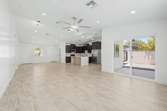 3010 W COUNTRY GABLES Drive, Phoenix, AZ 85053