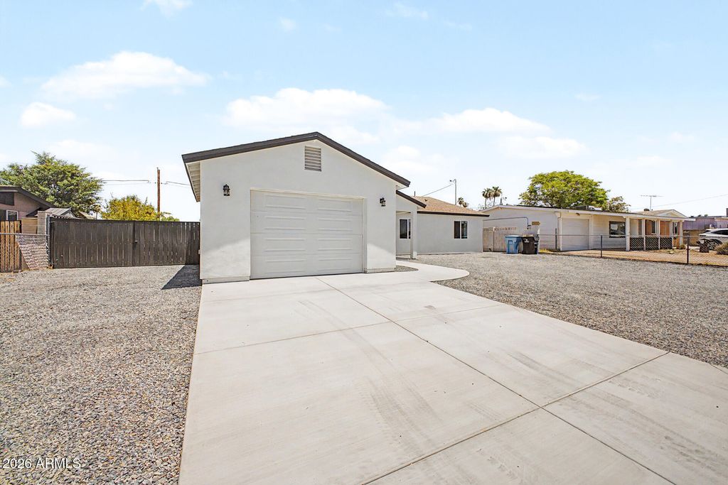 3010 W COUNTRY GABLES Drive, Phoenix, AZ 85053 — photo 2