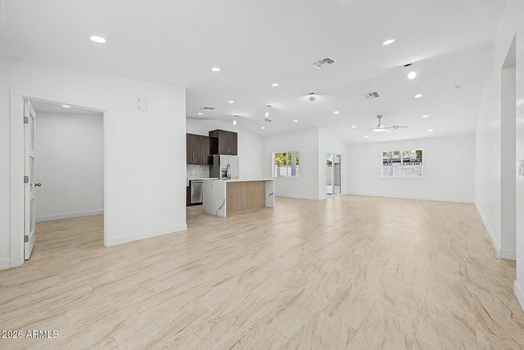 3010 W COUNTRY GABLES Drive, Phoenix, AZ 85053 — photo 4