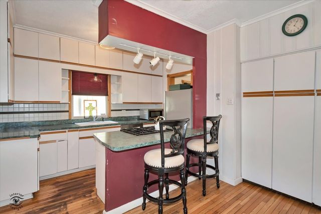 9608 S Longwood Drive, Chicago, IL 60643