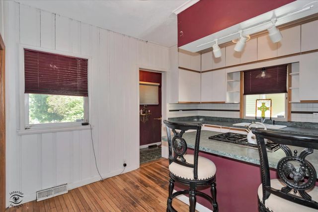 9608 S Longwood Drive, Chicago, IL 60643