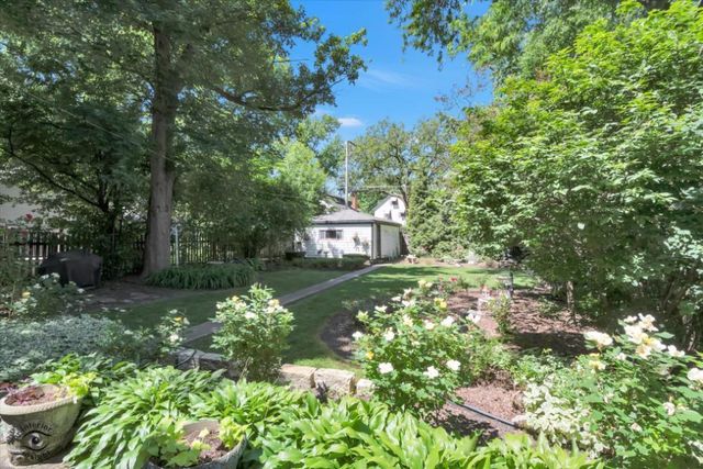 9608 S Longwood Drive, Chicago, IL 60643