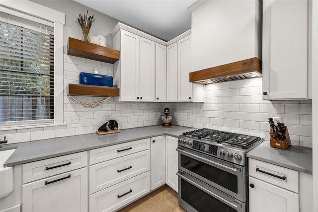 1022 Oakes Drive, Iowa City, IA 52245