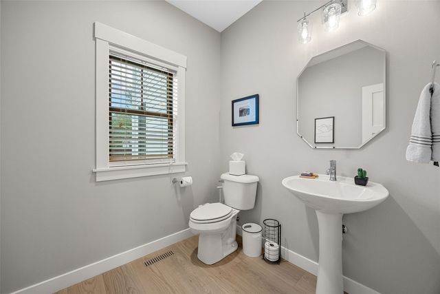 1022 Oakes Drive, Iowa City, IA 52245