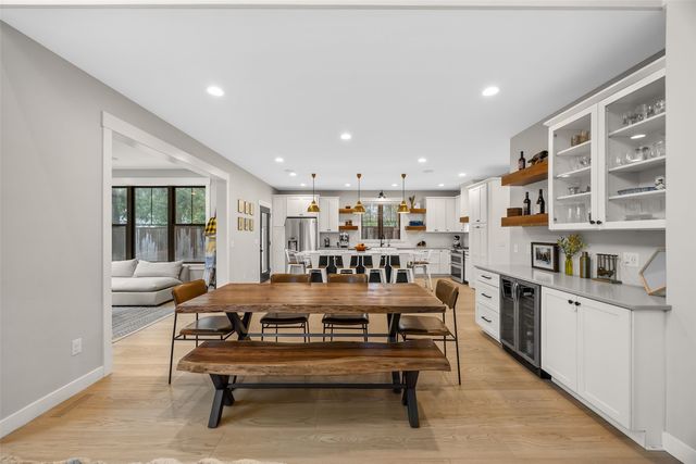 1022 Oakes Drive, Iowa City, IA 52245
