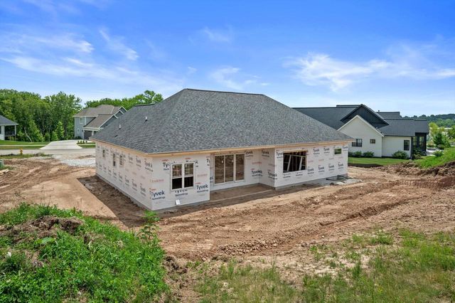W253N5539 Crescent Hill DRIVE, Sussex, WI 53089