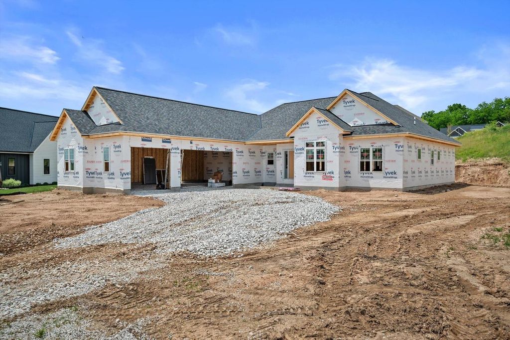 W253N5539 Crescent Hill DRIVE, Sussex, WI 53089