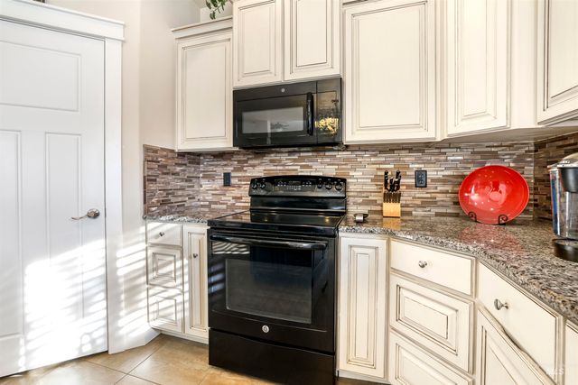 2734 Meadowbrook Dr, Twin Falls, ID 83301