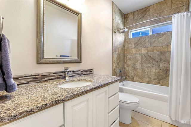 2734 Meadowbrook Dr, Twin Falls, ID 83301