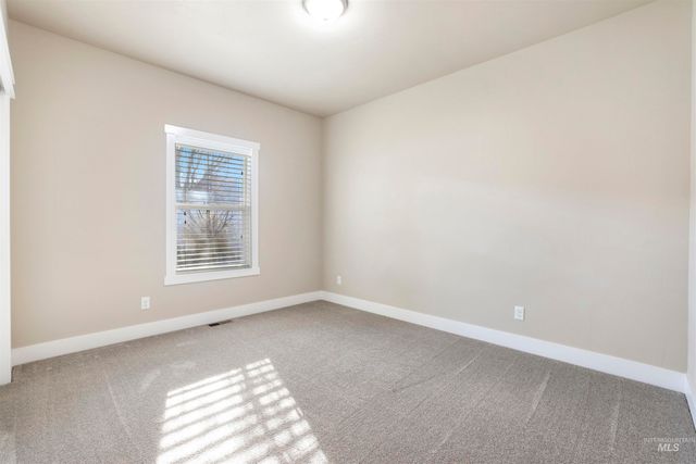 2734 Meadowbrook Dr, Twin Falls, ID 83301