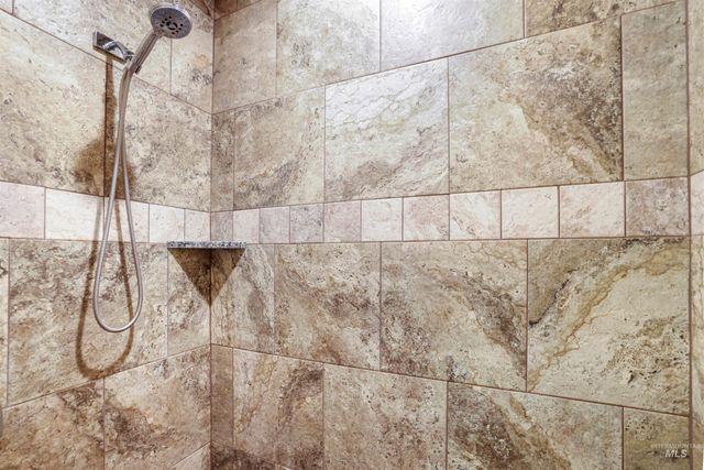 2734 Meadowbrook Dr, Twin Falls, ID 83301