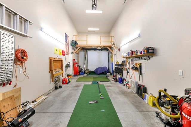 2734 Meadowbrook Dr, Twin Falls, ID 83301