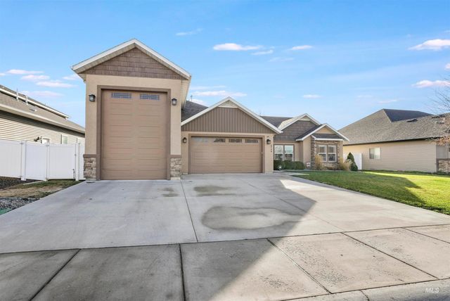 2734 Meadowbrook Dr, Twin Falls, ID 83301