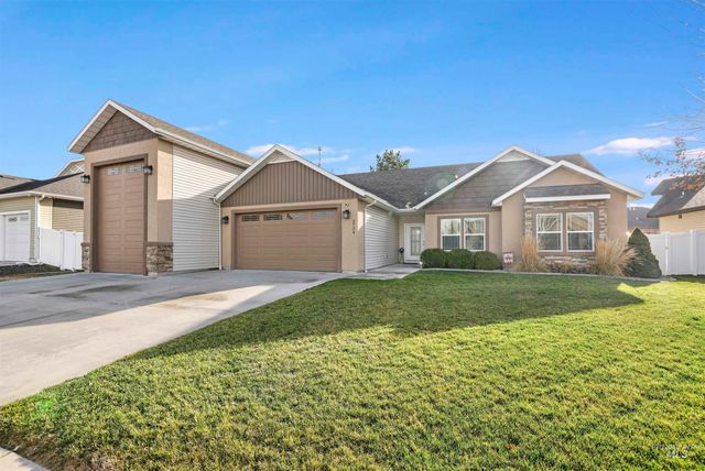 2734 Meadowbrook Dr, Twin Falls, ID 83301