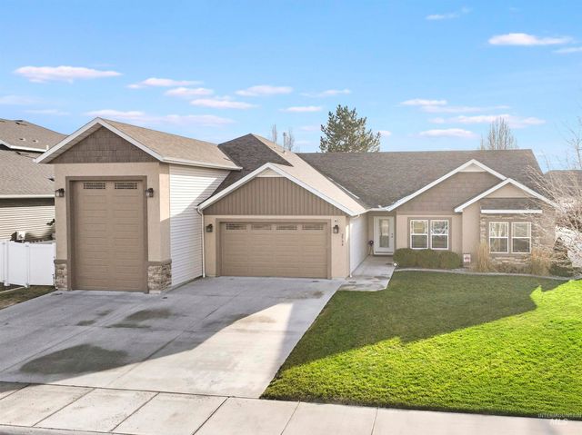 2734 Meadowbrook Dr, Twin Falls, ID 83301