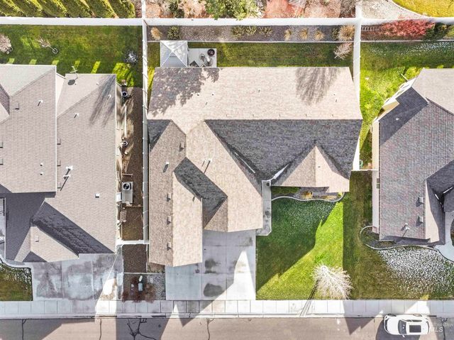 2734 Meadowbrook Dr, Twin Falls, ID 83301