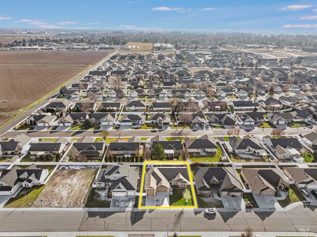 2734 Meadowbrook Dr, Twin Falls, ID 83301