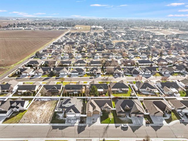 2734 Meadowbrook Dr, Twin Falls, ID 83301