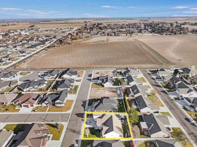 2734 Meadowbrook Dr, Twin Falls, ID 83301