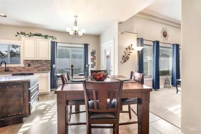 2734 Meadowbrook Dr, Twin Falls, ID 83301