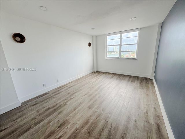 1455 N Treasure Dr 7B, North Bay Village, FL 33141