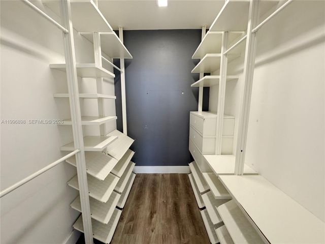 1455 N Treasure Dr 7B, North Bay Village, FL 33141