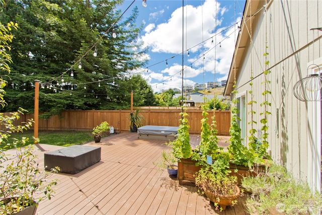 17909 110th Street Ct E, Bonney Lake, WA 98391