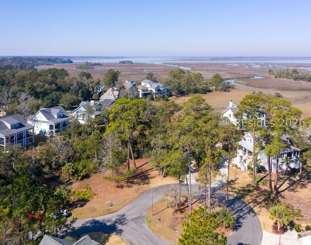 7 Silver Oak Cir, Hilton Head Island, SC 29926