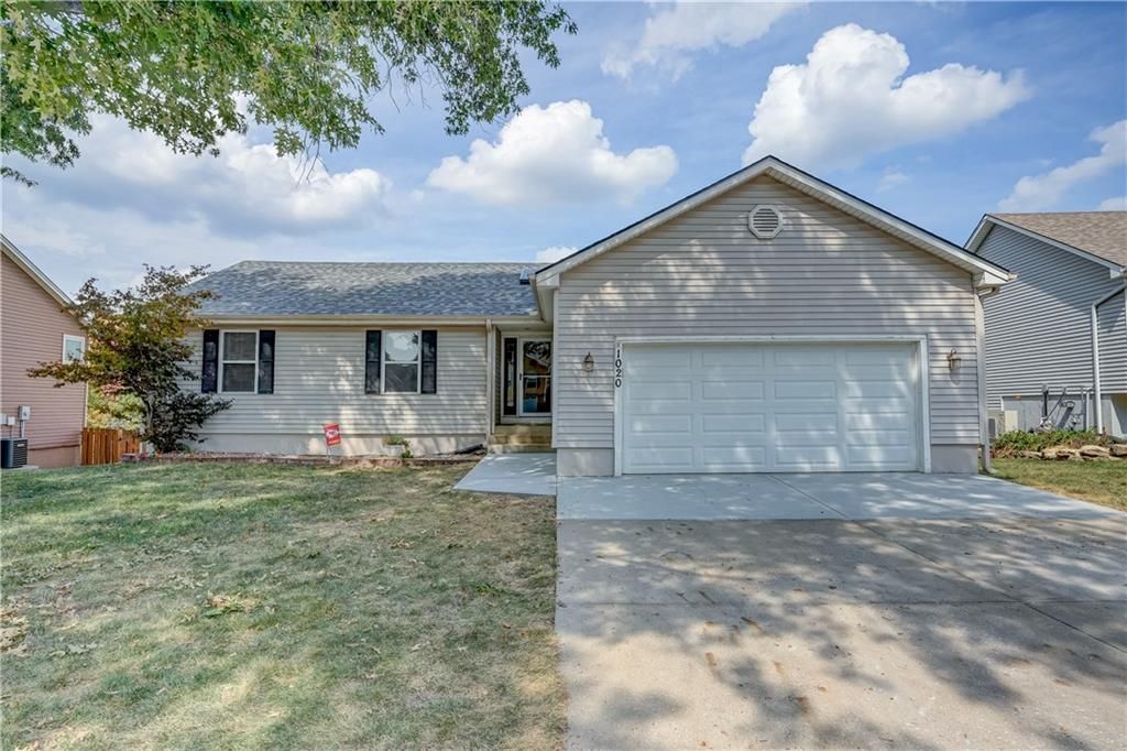 1020 SE 11th Street, Lee's Summit, MO 64081