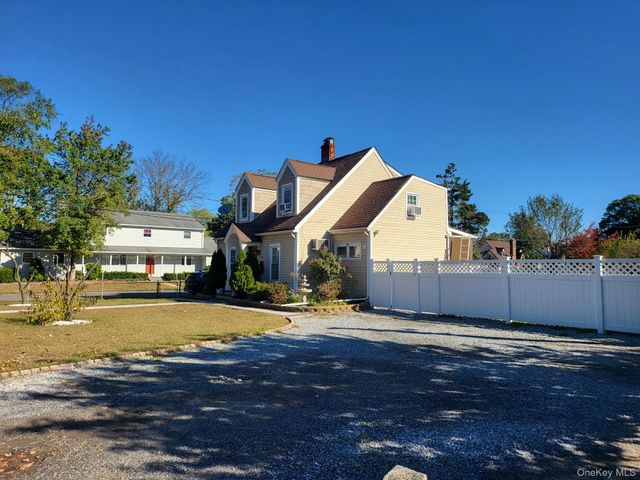 61 Wheeler Road, Central Islip, NY 11722