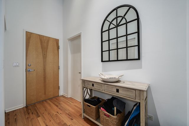 758 N Larrabee Street 514, Chicago, IL 60654