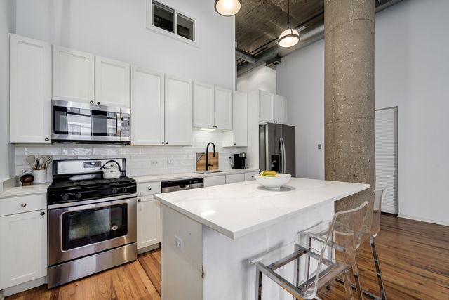 758 N Larrabee Street 514, Chicago, IL 60654