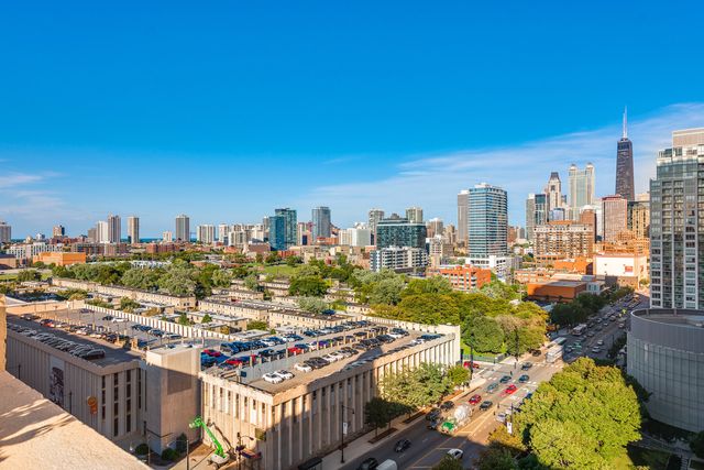 758 N Larrabee Street 514, Chicago, IL 60654