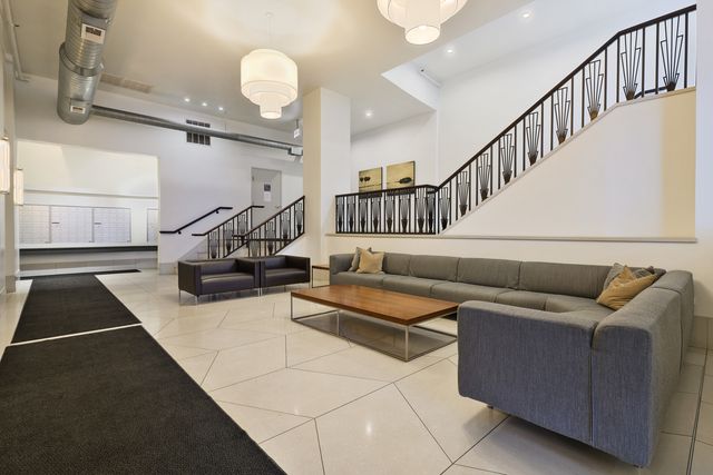 758 N Larrabee Street 514, Chicago, IL 60654