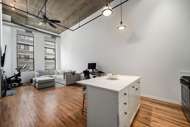 758 N Larrabee Street 514, Chicago, IL 60654