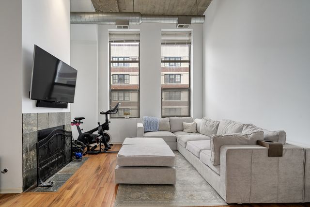 758 N Larrabee Street 514, Chicago, IL 60654