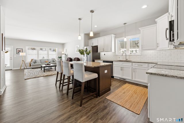 40 Lombard Circle 40, North Haven, CT 06473