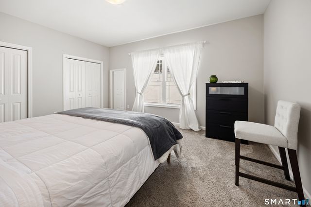 40 Lombard Circle 40, North Haven, CT 06473