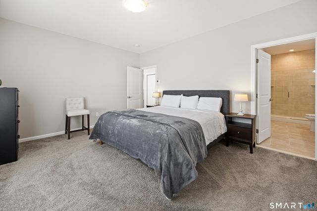 40 Lombard Circle 40, North Haven, CT 06473